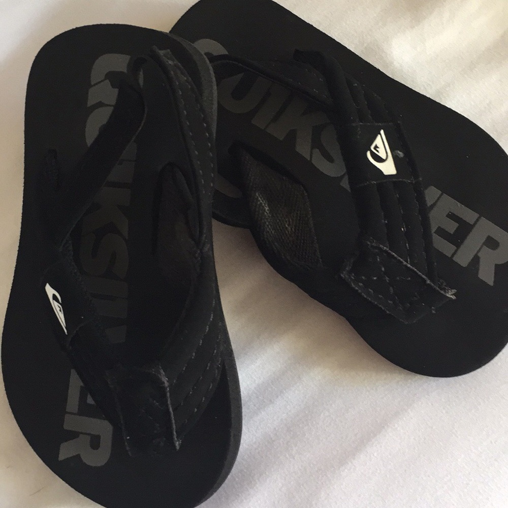 QUICKSILVER Blk toddler boy flip flop sz 3/4